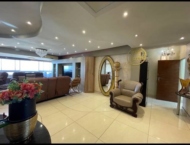 6 BEDROOM APARTMENT FOR SALE IN NORTH BEACH